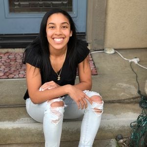 Meet your Posher, Briana